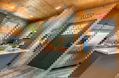 Foto 11 - Rambling Ridge Lodge Endless Amenities & Fun Indoor Pool & Hot Tub, A+ Arcade Game Room