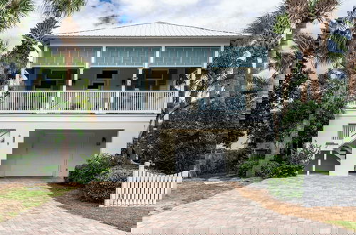 Foto 53 - Destin Dream by Avantstay 2-story Home, Walk to Beach, Hot Tub
