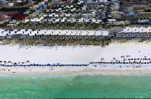 Foto 55 - Destin Dream by Avantstay 2-story Home, Walk to Beach, Hot Tub