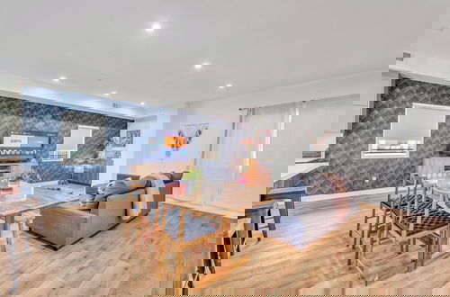 Foto 19 - Luxurious Townhome