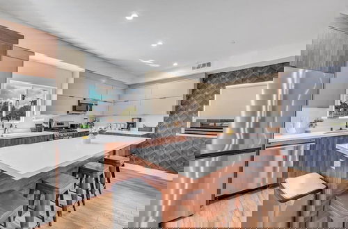 Foto 15 - Luxurious Townhome