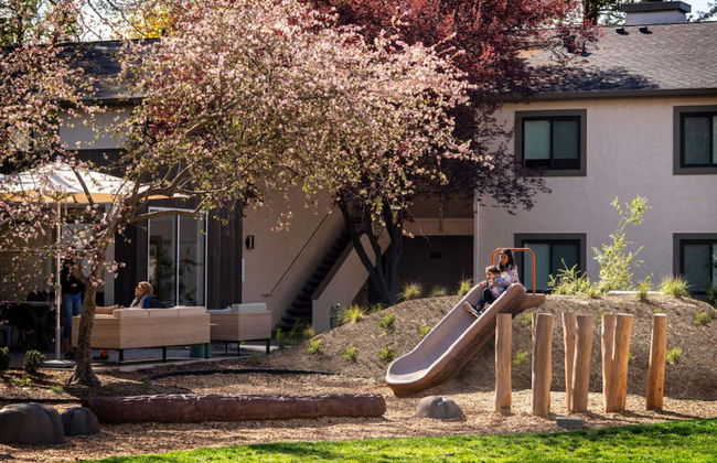 Sharon Green Condominiums - Foto 1