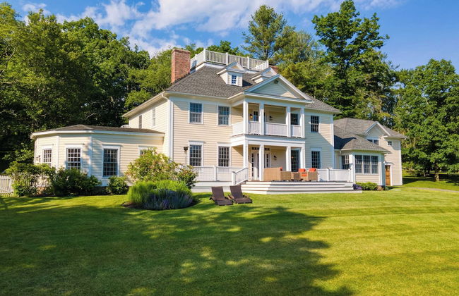 Secluded Estate w/ Guest House, Private Pond, Gym, & Movie Theater Sunny Pond - Foto 51