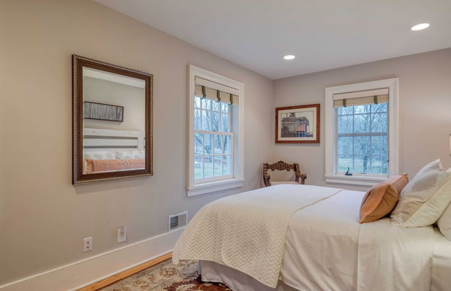 Secluded Estate w/ Guest House, Private Pond, Gym, & Movie Theater Sunny Pond - Foto 25