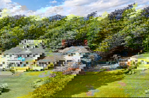 Foto 71 - Secluded Estate w/ Guest House, Private Pond, Gym, & Movie Theater Sunny Pond