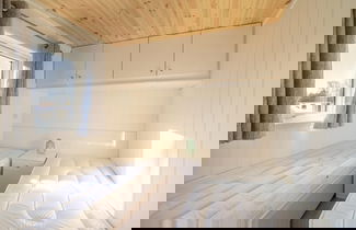 Foto 2 - Nice House With gas Fireplace Near the Beach