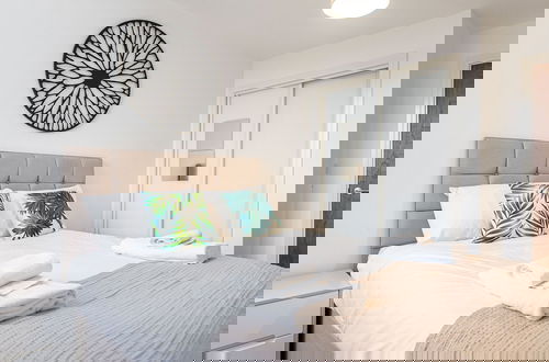 Foto 3 - Sevenstays Broadway Residences - One Bedroom