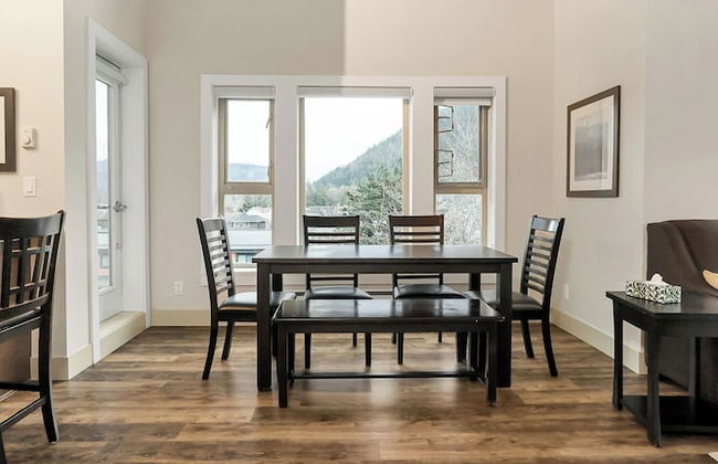 3BR Lakeside Penthouse Retreat - Foto 12