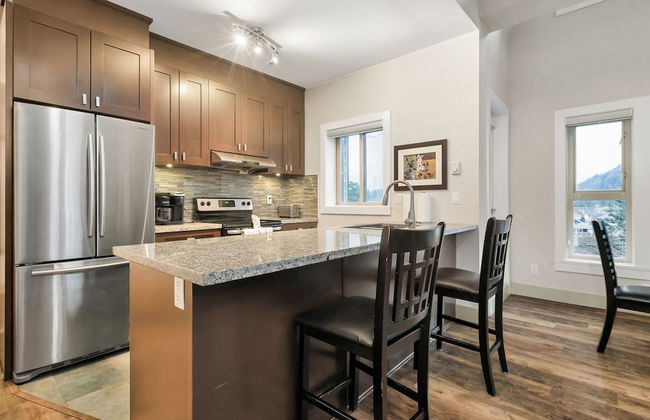 3BR Lakeside Penthouse Retreat - Foto 14