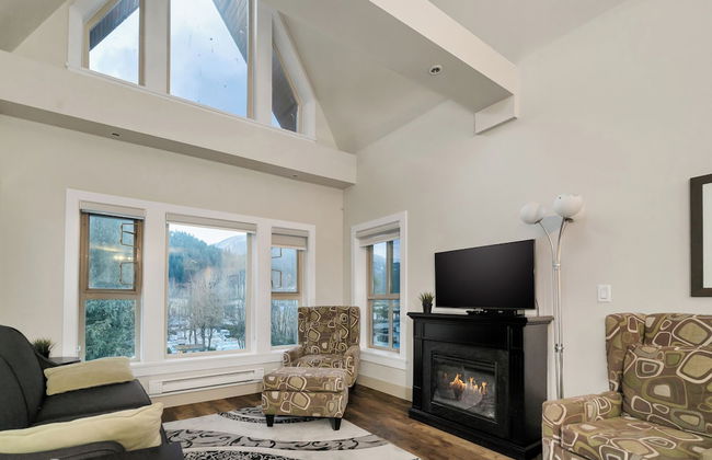 3BR Lakeside Penthouse Retreat - Foto 17