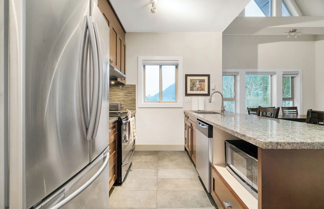 3BR Lakeside Penthouse Retreat - Foto 15