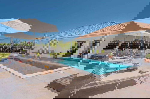 Foto 2 - Madini Luxury Villa With Private Pool