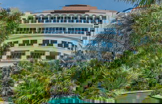 Foto 2 - Unique Beachfront Condo With Exceptional Views