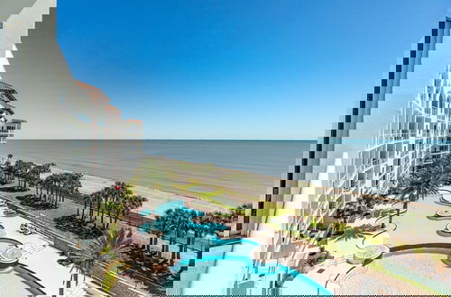 Foto 45 - Unique Beachfront Condo With Exceptional Views