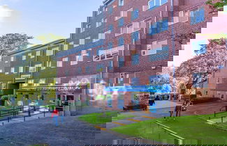Foto 1 - Broadgate Park