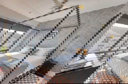 Foto 51 - Sleeps 18 3 Modern Midtown Apartments w/ Gym + Pool Walkable to Shops & Eats