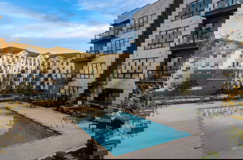 Photo 45 - Walkable Midtown Location Modern Amenities, Pool & Gym Anthem by Avantstay