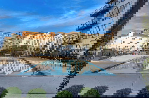 Photo 32 - Walkable Midtown Location Modern Amenities, Pool & Gym Anthem by Avantstay