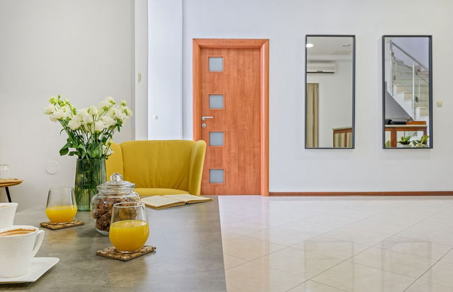 Yellow house with private parking - Foto 2