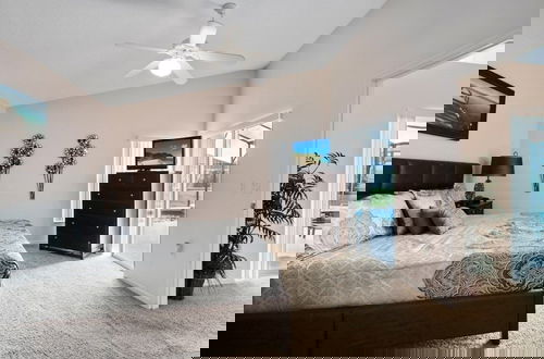 Foto 4 - Beautiful 4 Bedroom Pool & Spa Villa Villa by RedAwning