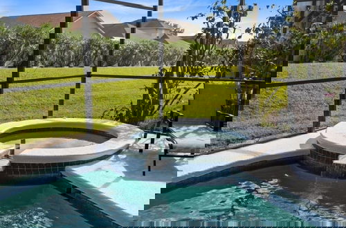 Foto 23 - Beautiful 4 Bedroom Pool & Spa Villa Villa by RedAwning