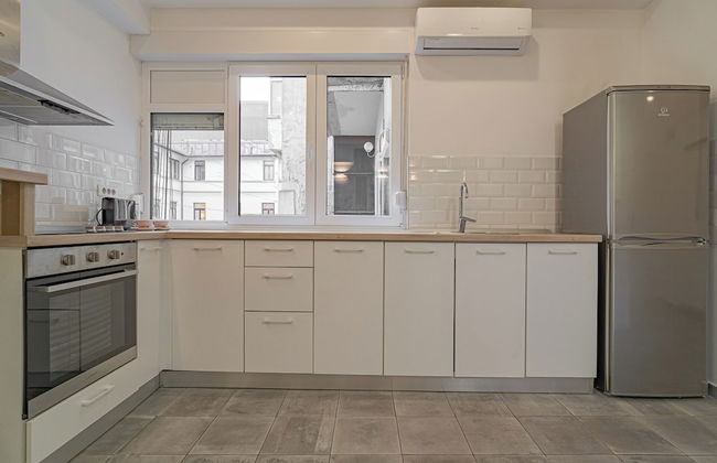 Central 4BR Flat - 2 Units Combined with Balconies, Near Cismigiu, 2 Kitchens & 2 Baths - Foto 18