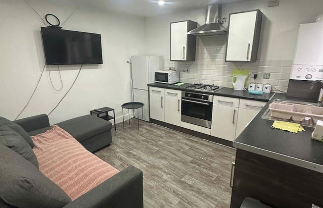 Cardiff Cathedral Apartment - Photo 5