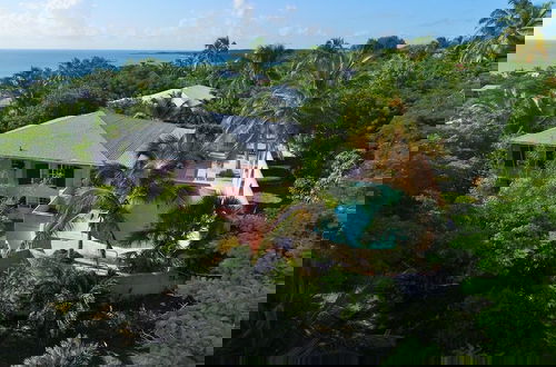 Foto 17 - Seaside Sophistication: Elegant Estate With Sunset Views