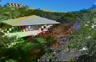 Foto 1 - Seaside Sophistication: Elegant Estate With Sunset Views