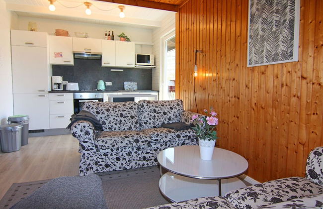 Inviting log House With 2 Terraces and Cozy Fireplace in Damp - Photo 5