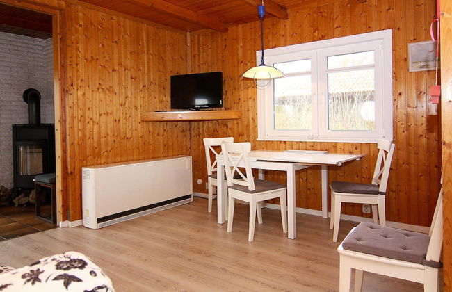 Inviting log House With 2 Terraces and Cozy Fireplace in Damp - Photo 15