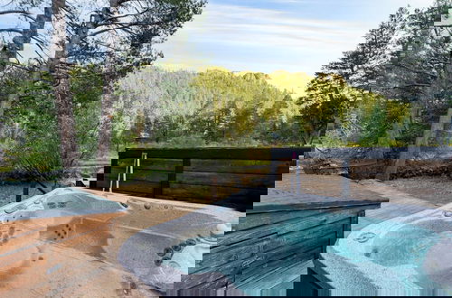 Photo 2 - Riversong Lodge by Avantstay Sauna + Hot Tub On The Truckee River