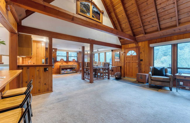 Riversong Lodge by Avantstay Sauna + Hot Tub On The Truckee River - Foto 6