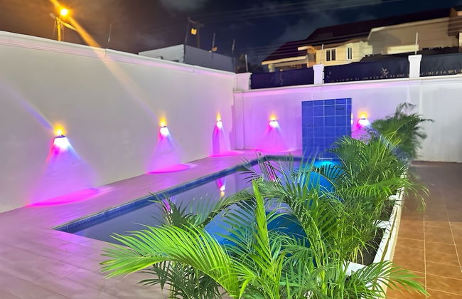 2BR Apartment With Pool and Wifi Near East Airport - Foto 16