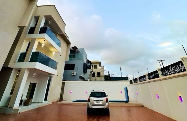2BR Apartment With Pool and Wifi Near East Airport - Foto 27