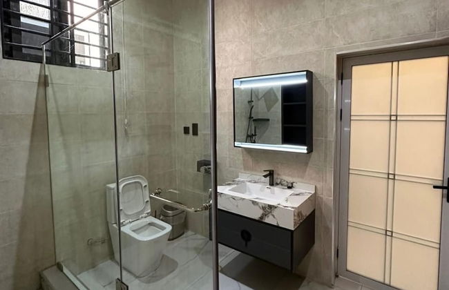 2BR Apartment With Pool and Wifi Near East Airport - Foto 10