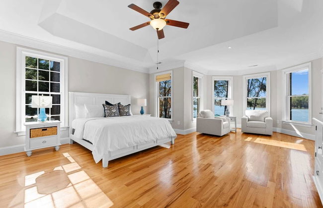Sunset Pointe by Avantstay Waterfront, Beach, Fire Pit Sleeps 14 5bdr 4BA - Photo 3
