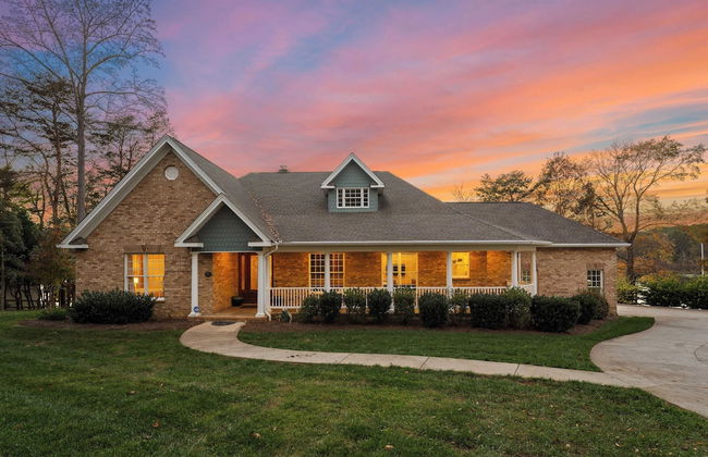 Sunset Pointe by Avantstay Waterfront, Beach, Fire Pit Sleeps 14 5bdr 4BA - Photo 49