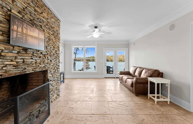 Sunset Pointe by Avantstay Waterfront, Beach, Fire Pit Sleeps 14 5bdr 4BA - Photo 40