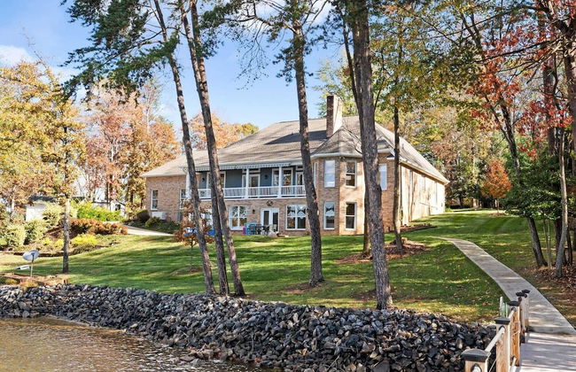 Sunset Pointe by Avantstay Waterfront, Beach, Fire Pit Sleeps 14 5bdr 4BA - Photo 19