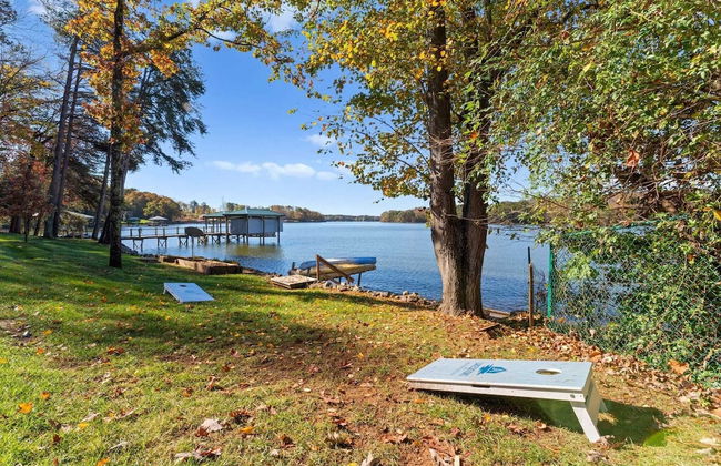 Sunset Pointe by Avantstay Waterfront, Beach, Fire Pit Sleeps 14 5bdr 4BA - Photo 16