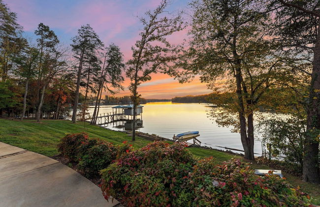 Sunset Pointe by Avantstay Waterfront, Beach, Fire Pit Sleeps 14 5bdr 4BA - Photo 5