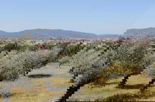 Foto 72 - Simplistic Holiday Home in Pistoia With Terrace & Garden