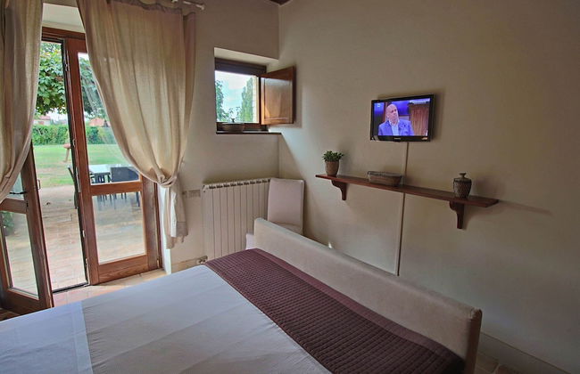 Modern Holiday Home in Foligno - Loc. With Pool - Foto 28
