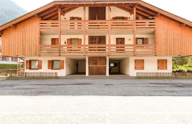 Spacious Chalet With Garden Near Ski Area in Tyrol - Foto 1