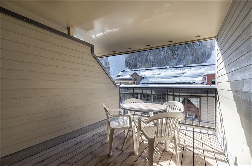 Photo 9 - Cimarron Lodge 27 by Avantstay Ski-in/ski-out Property in Complex w/ Two Hot Tubs! Permit#10026