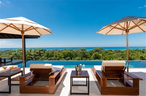 Foto 12 - Dreamy Jungle Ocean-view Luxury Villa w Pool