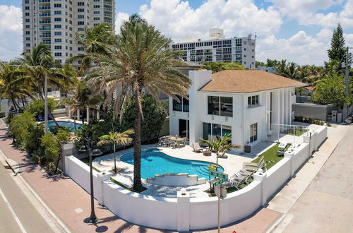 Photo 46 - Sea Breeze by Avantstay Across From Fort Lauderdale Beach! Pool, Out Door Dining, Fire Pit