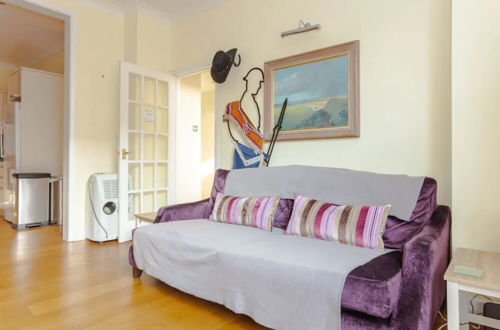 Photo 20 - Peaceful 2 Bedroom Apartment in Affluent Fulham