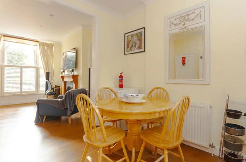 Foto 12 - Peaceful 2 Bedroom Apartment in Affluent Fulham